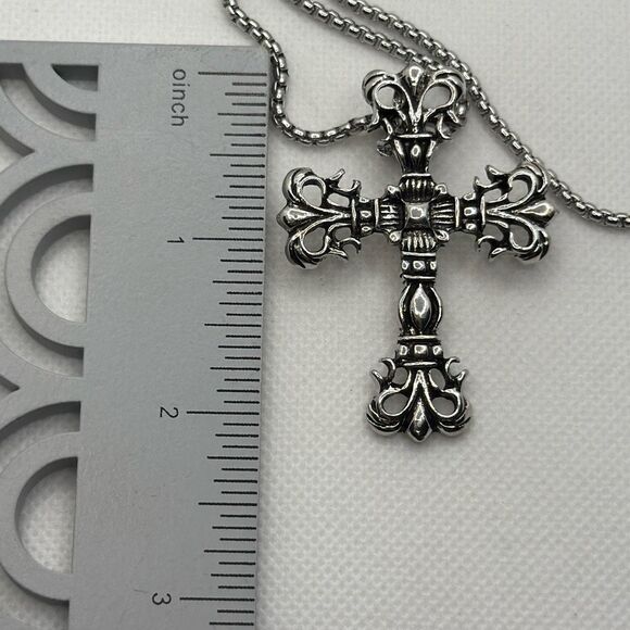 Brand New!! Filigree and heart cross - Picture 4 of 4